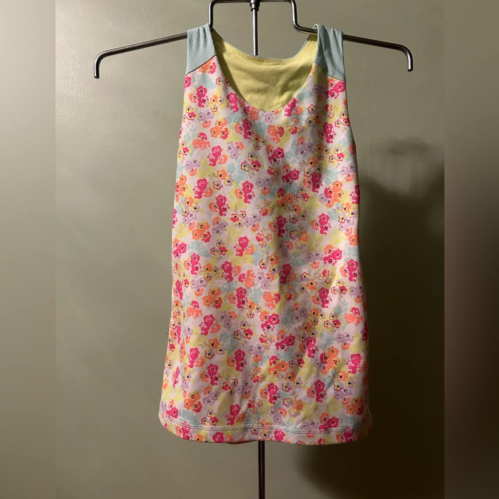 Ivivva (size 8) tank with cute twist in the back